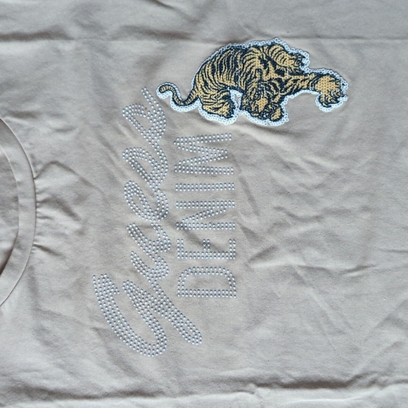 3 Guess Tee Shirts - Picture 3 of 6